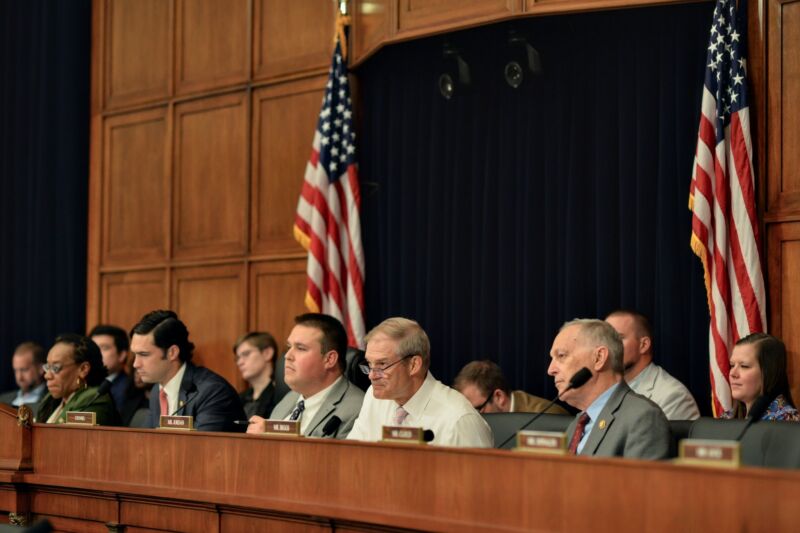 Image for the Tweet beginning: Auditor Faber testified before the