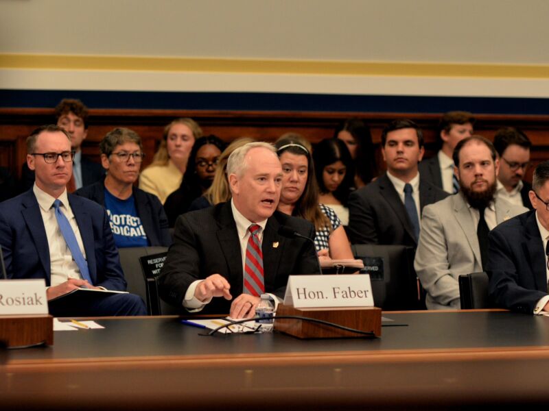 Image for the Tweet beginning: Auditor Faber testified before the